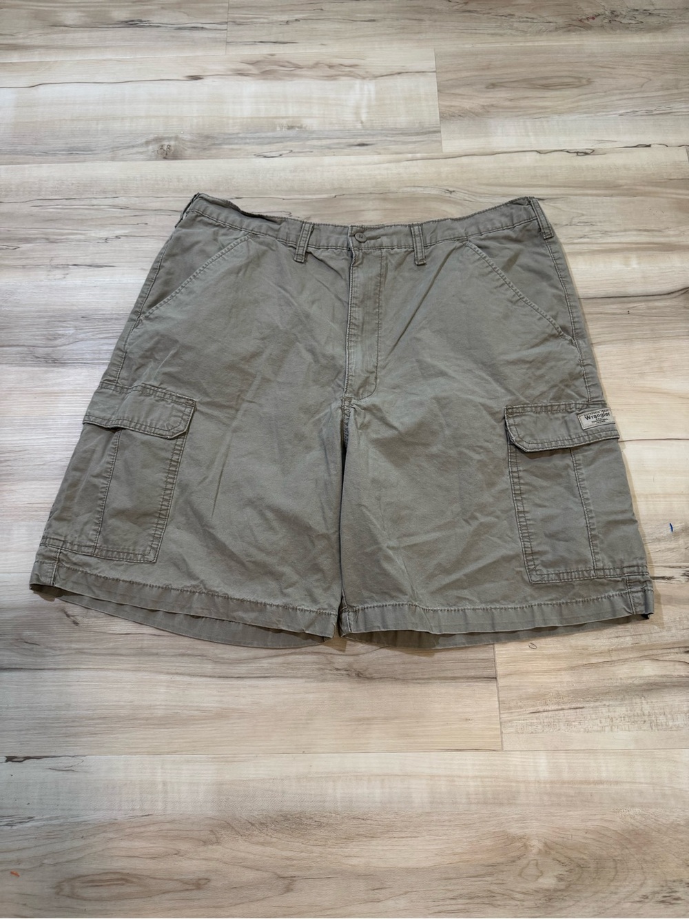 Men's Wrangler Cargo Shorts - Olive/Taupe